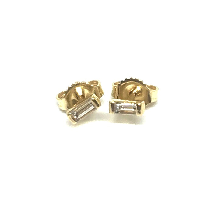 diamond stud