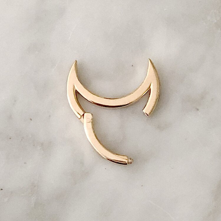 Moon clasp